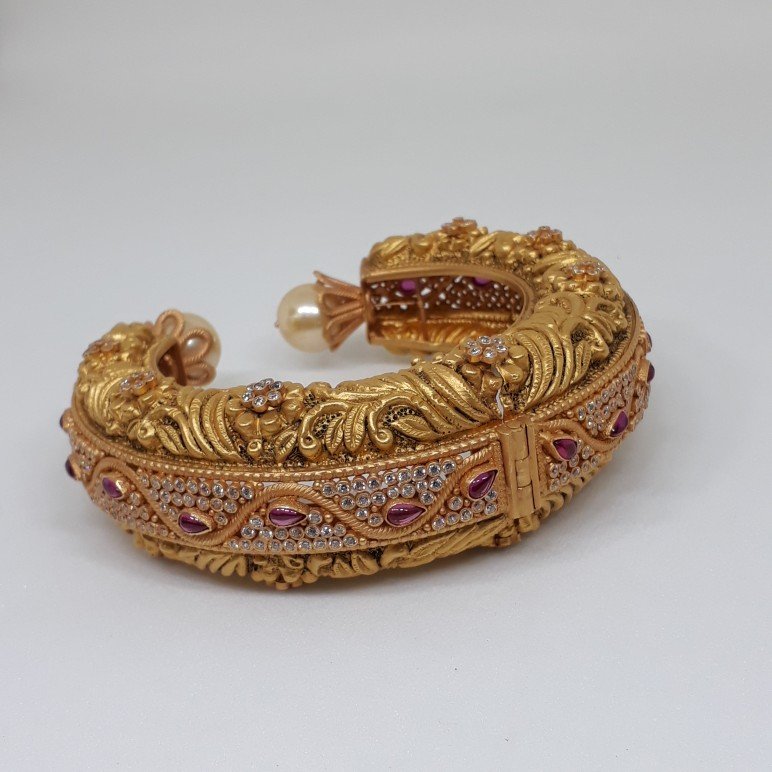 Antique  Swarovski  Kada Bracelet bgu/955/171